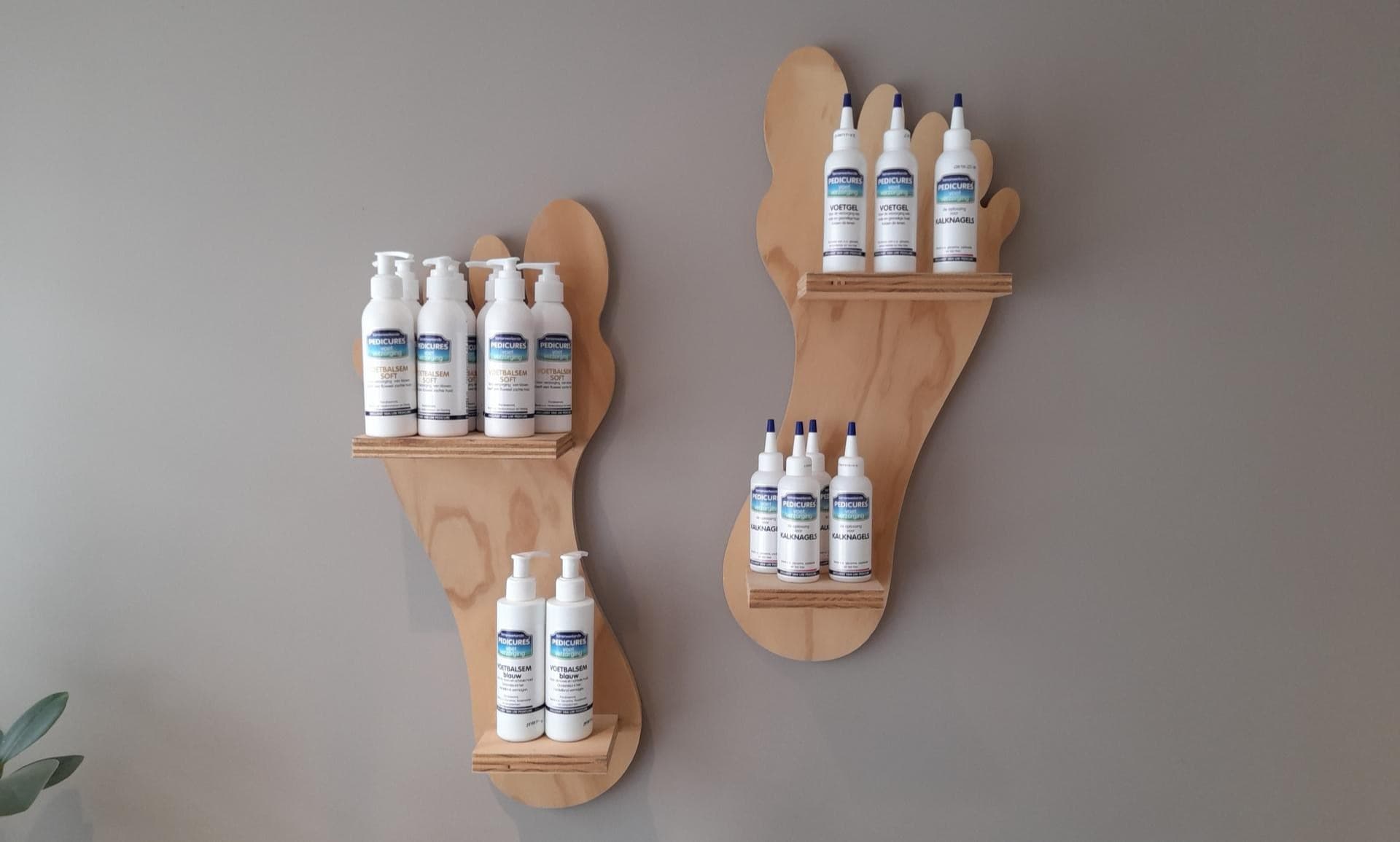 foto van de producten van de praktijk met de houten voeten